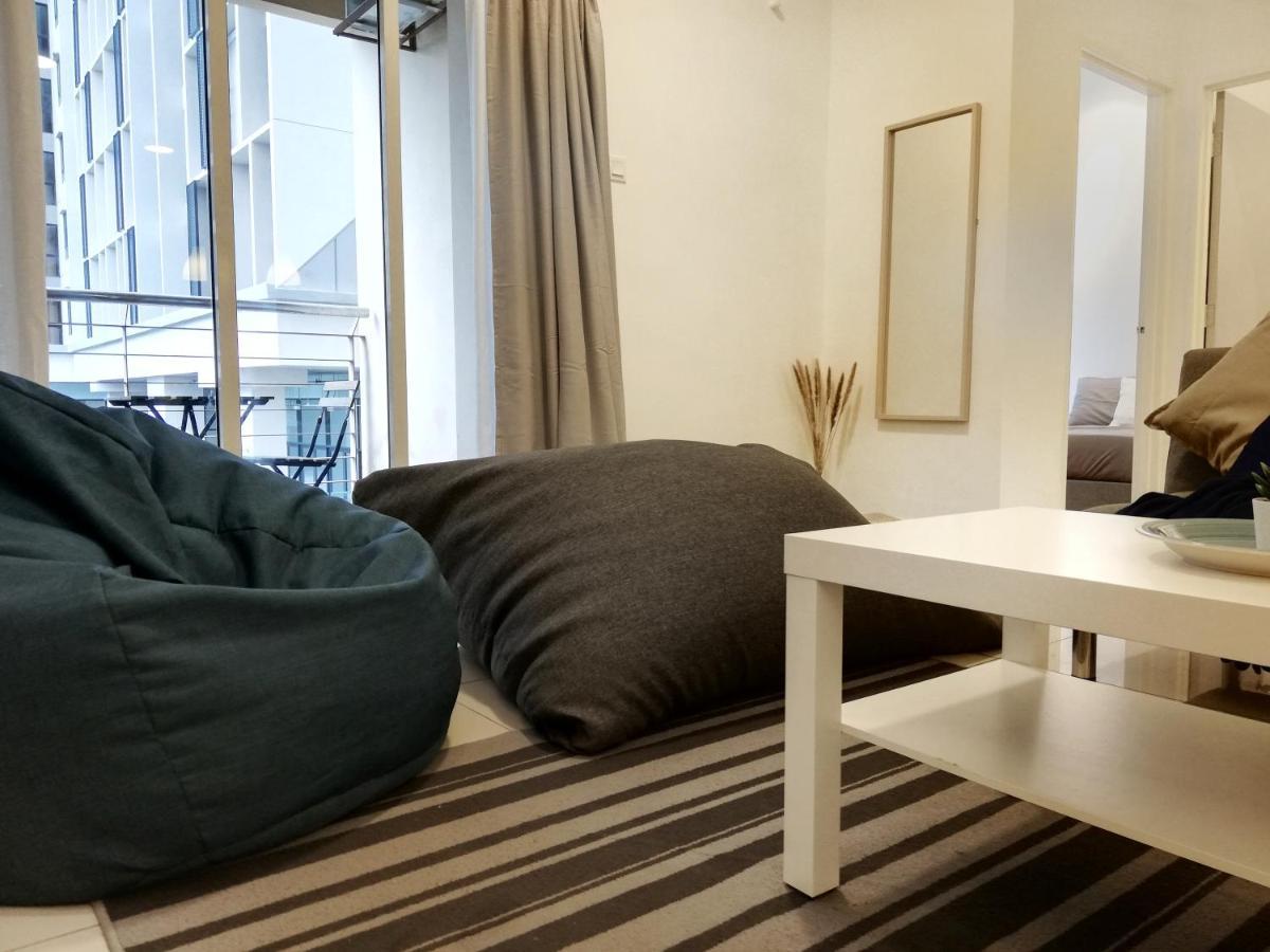 Subang City Residence, 8-9 Pax With Balcony, Walking Distance To Summit, 5Min To Sunway Subang Jaya Exterior photo