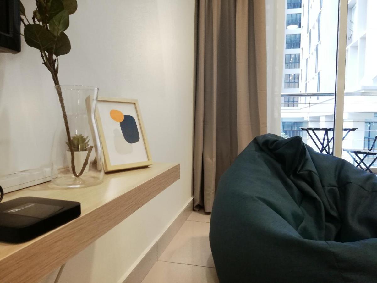 Subang City Residence, 8-9 Pax With Balcony, Walking Distance To Summit, 5Min To Sunway Subang Jaya Exterior photo